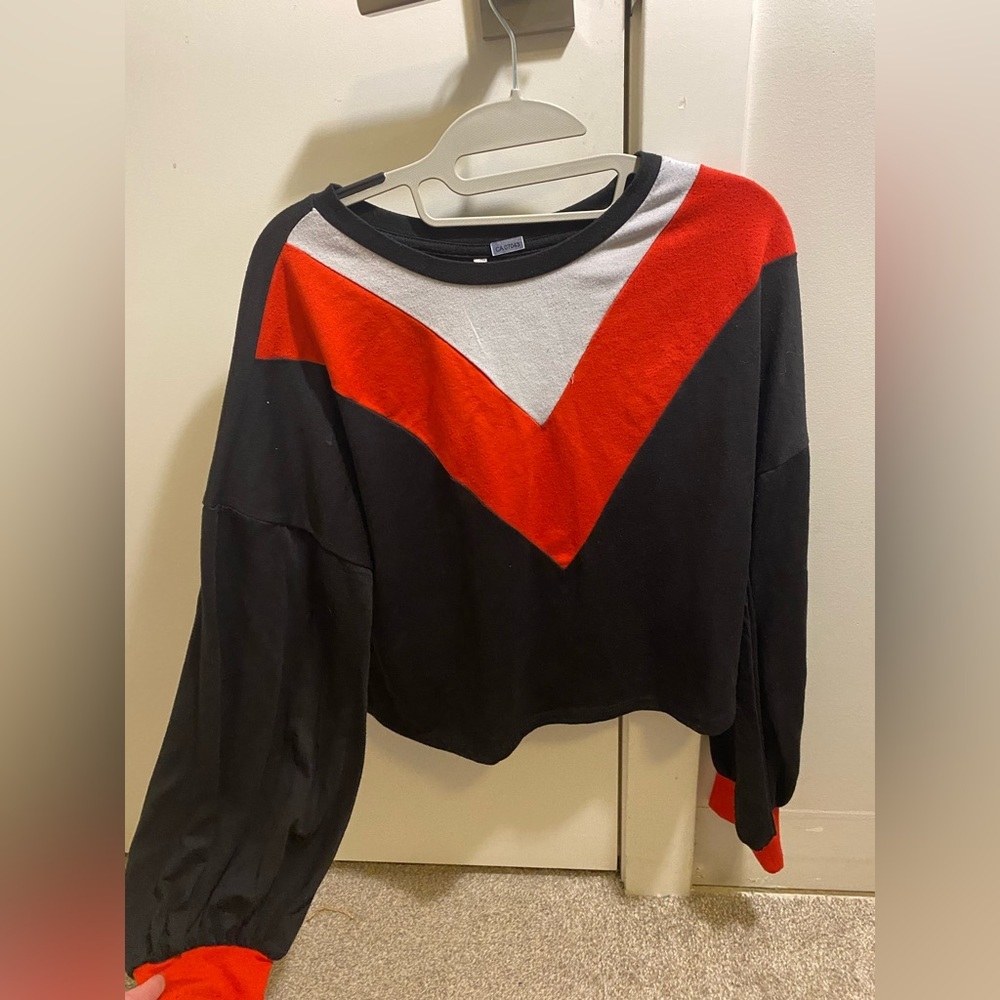 Woman’s cropped top​